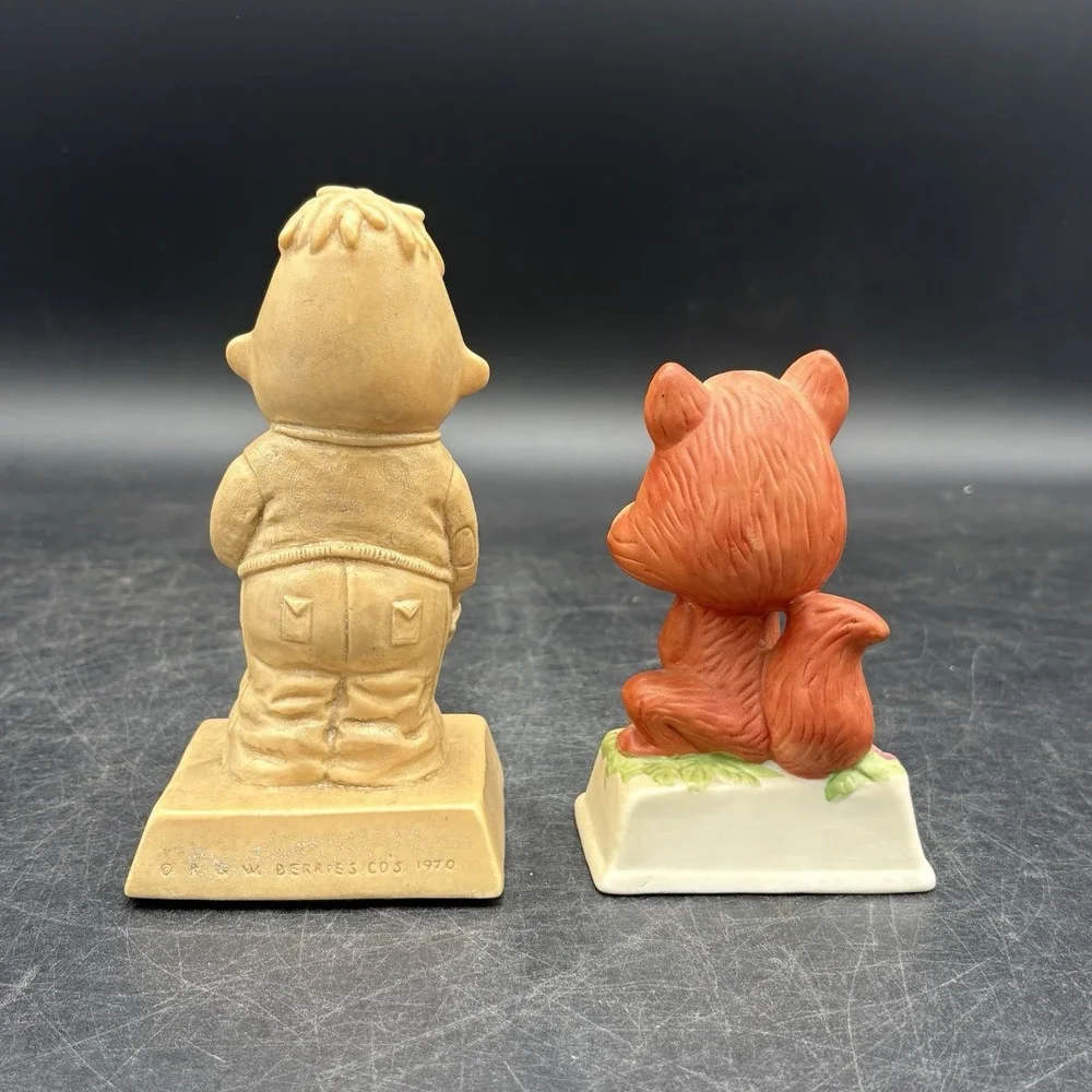 Vintage 1970 R & W Berries Figurine Statues 